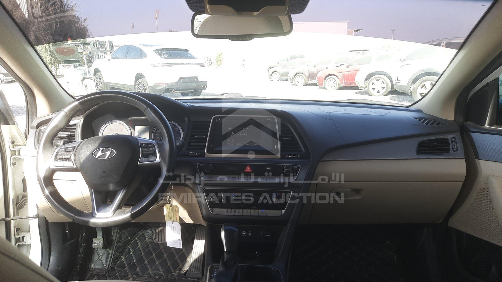 2018 HYUNDAI SONATA VIN: KMHE241G1JA419355