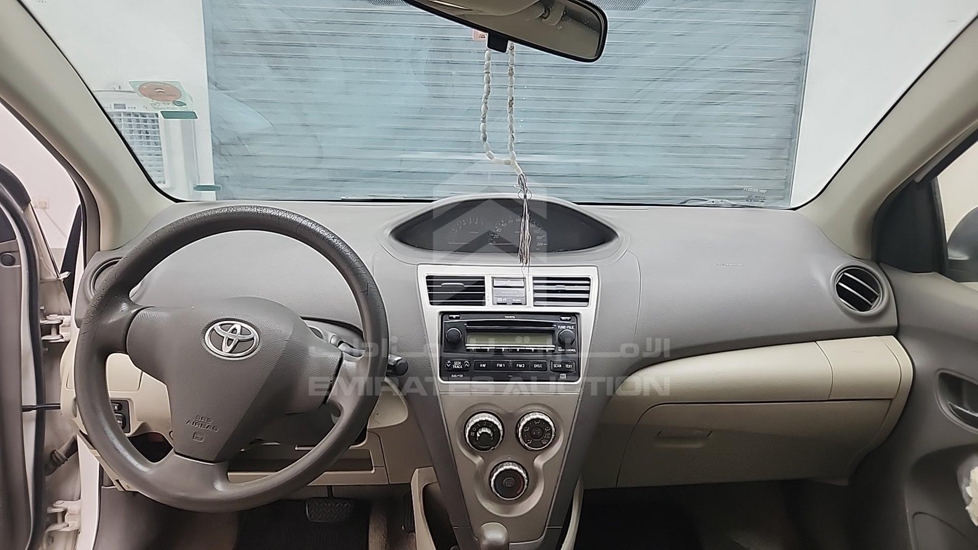 2011 TOYOTA YARIS VIN: JTDBW9231B1207786