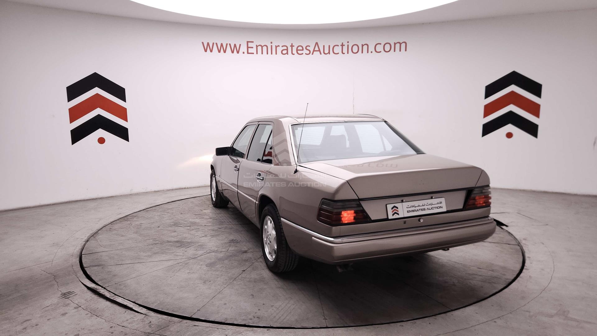 1993 MERCEDES E320 VIN: WDB1240321B880273