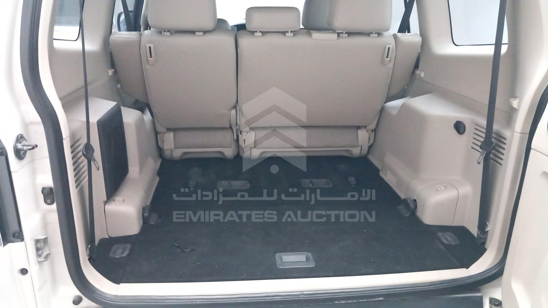 2014 MITSUBISHI PAJERO VIN: JMYLRV95WEJ703780