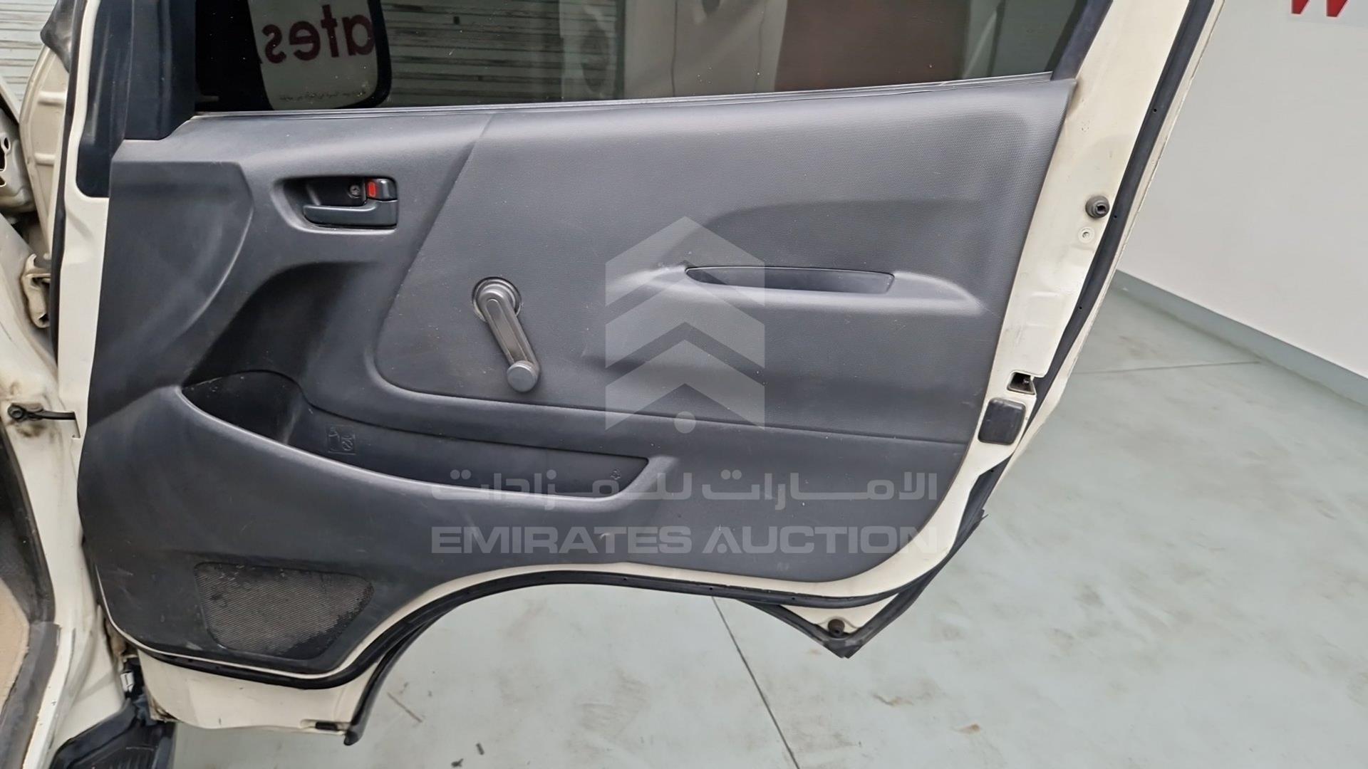 2007 TOYOTA HIACE VIN: JTGJX02P575007665