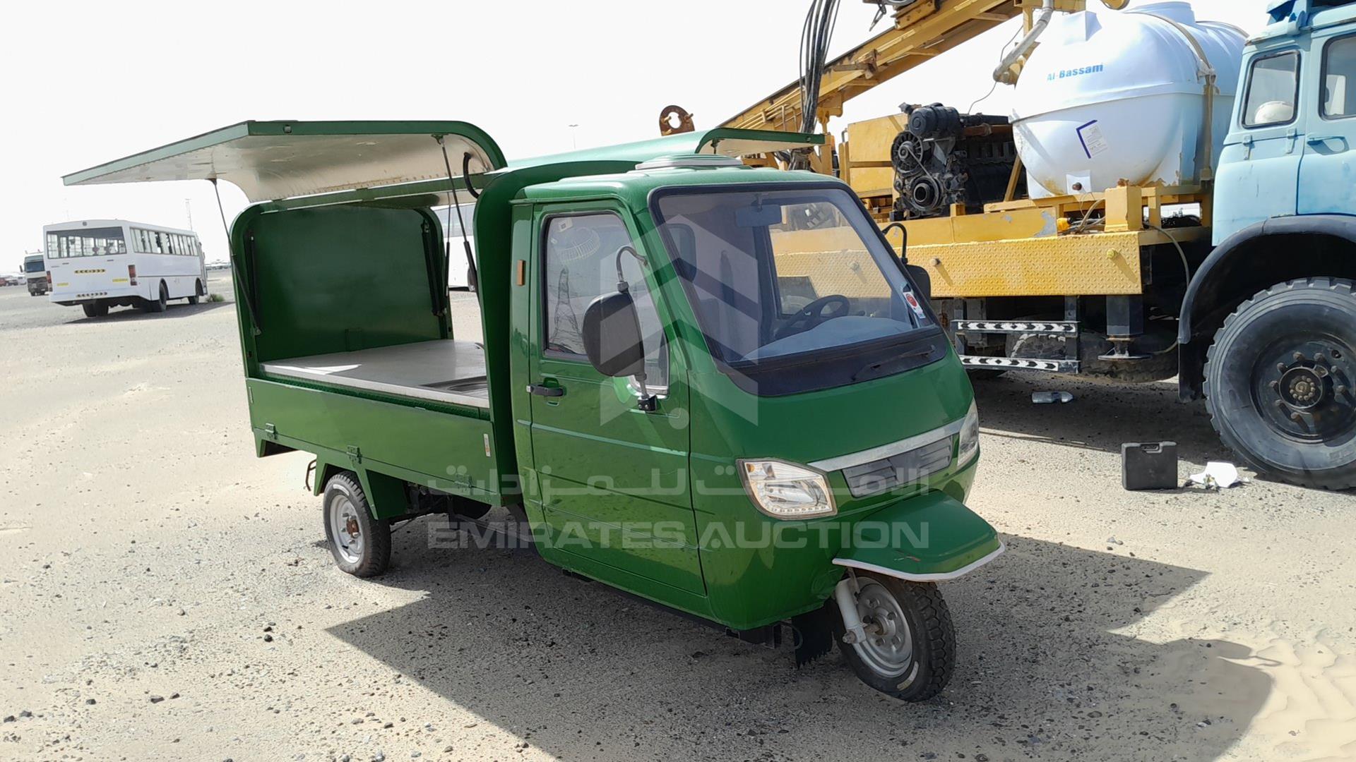 0 TRICYCLE --- VIN: LB6MWMZ09J1A04355