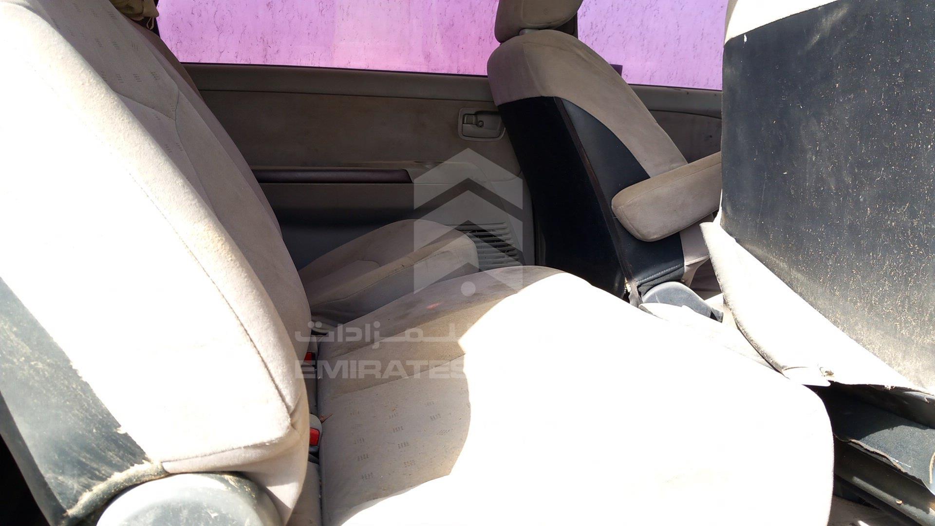 2005 MITSUBISHI GRANDIS VIN: JMYLRNA4W5Z703642
