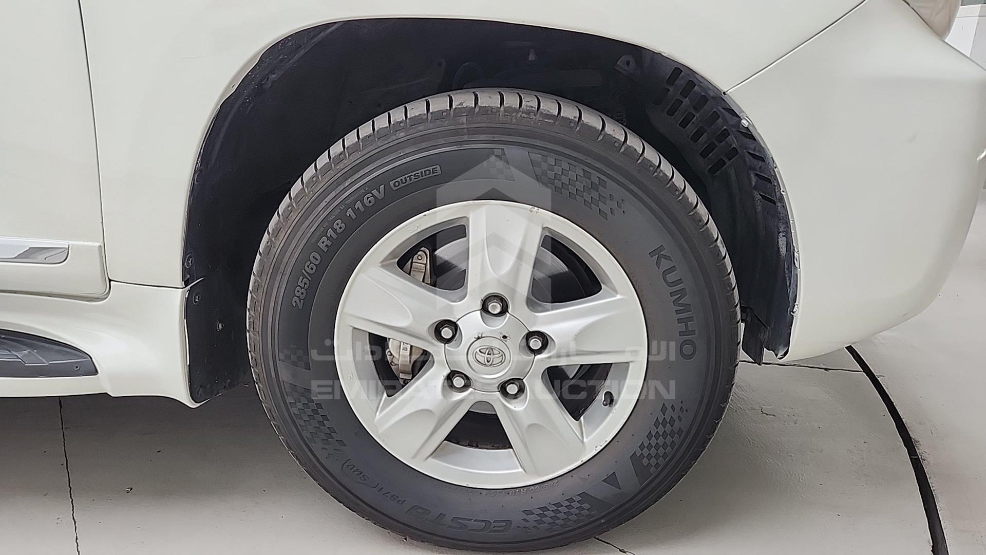 2011 TOYOTA LAND CRUISER VIN: JTMHT05J0B4039615