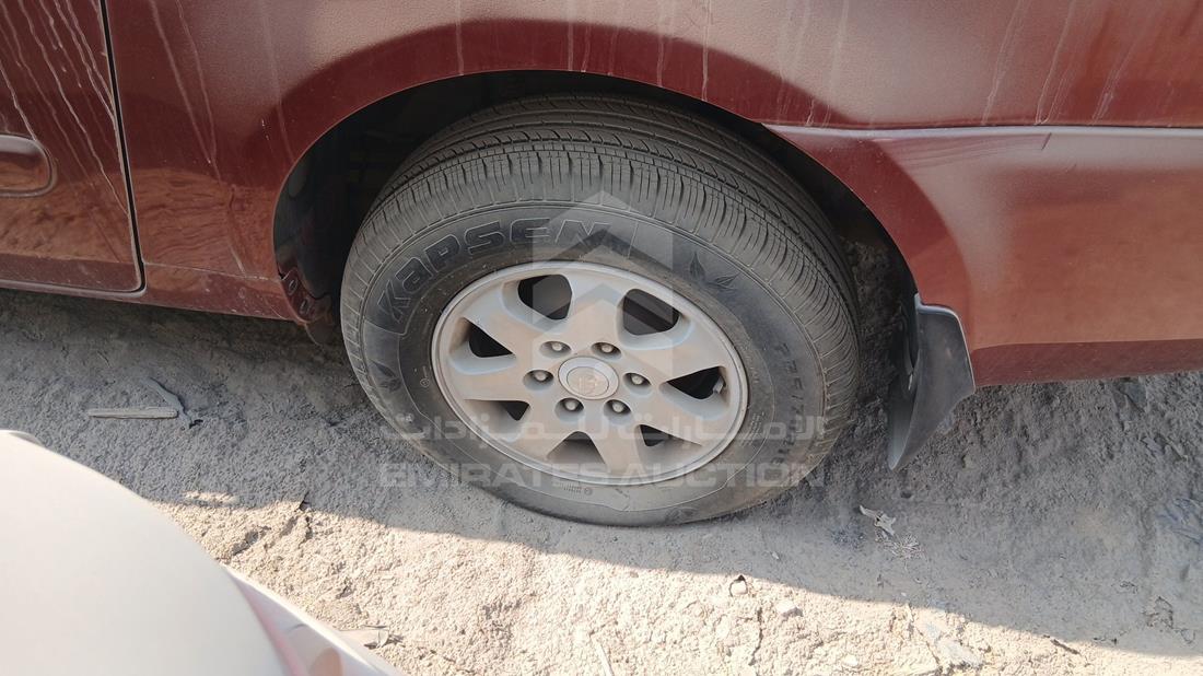 2008 Kia Carnival — Rear Left Tyre — Photo 14