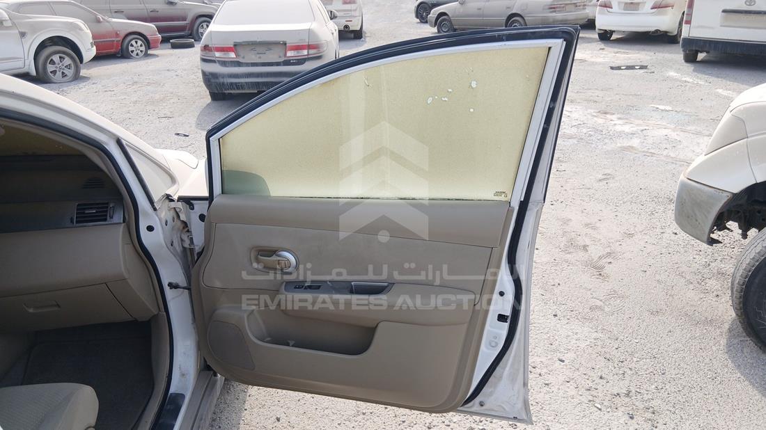2012 Nissan Tiida — Front Right Door — Photo 25