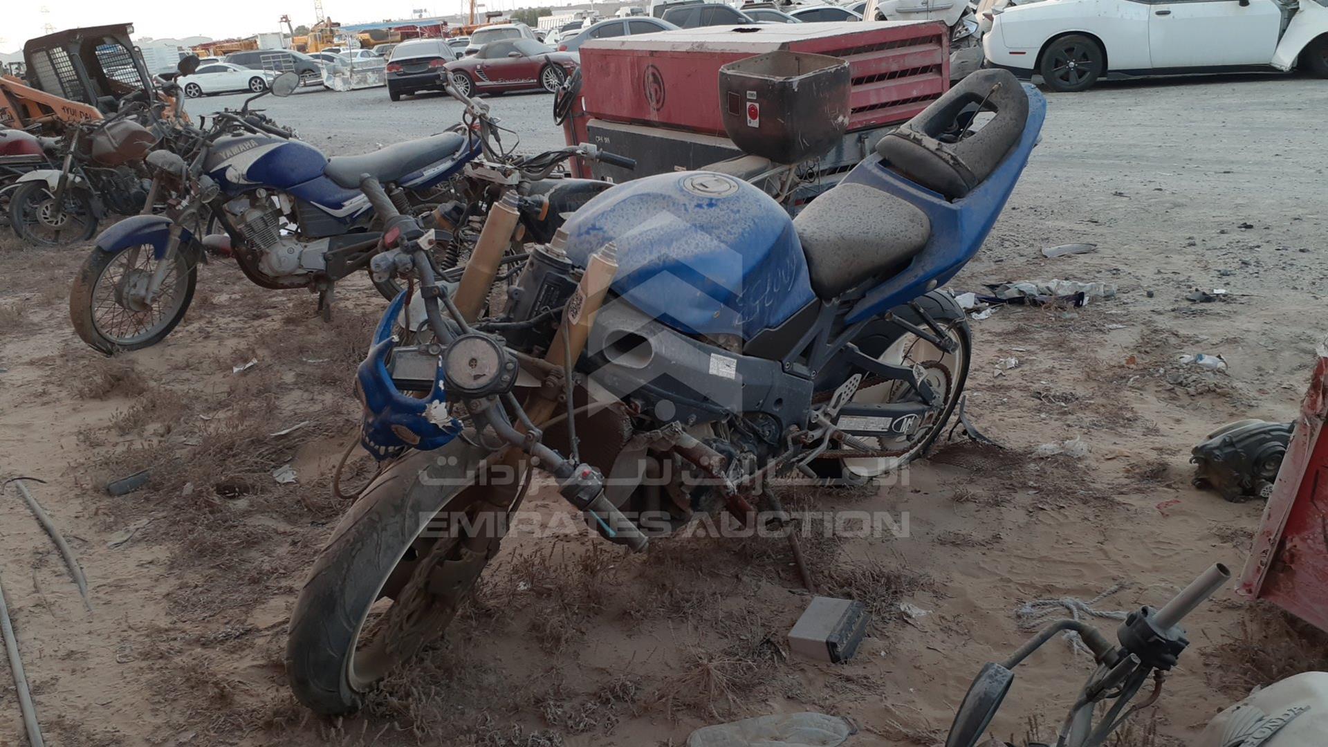 0 SUZUKI MOTORBIKE VIN: JS1B3111100106302