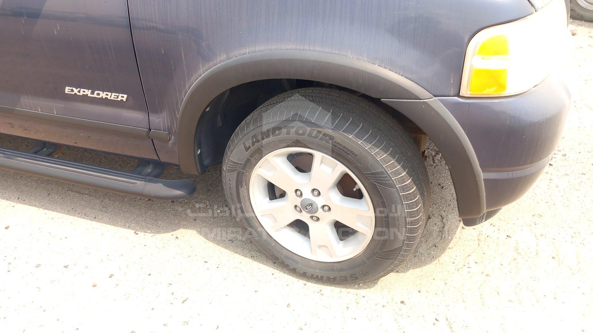 2005 FORD EXPLORER VIN: 1FMZU72E95ZA39374