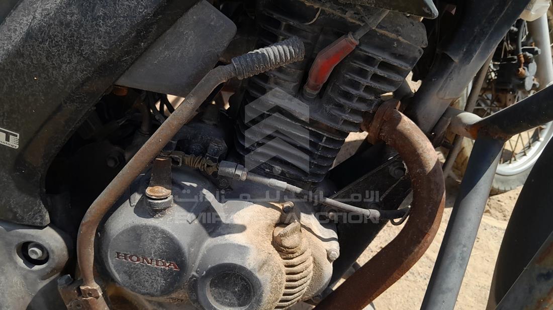6 Motorbikes — Engine Bay — Photo 25
