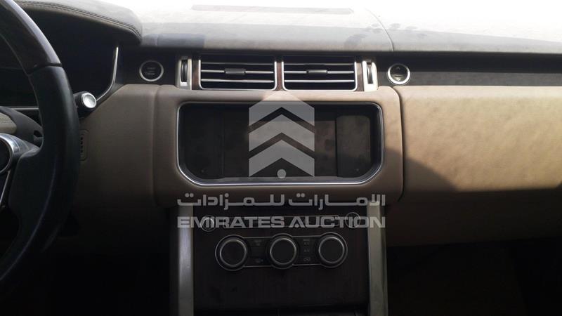 SALGA2DF9GA260951 Auction: EmiratesAuction Lot: 408501 SALGA2DF9GA260951 Range Rover Vogue 2016 BLACK Photo 16