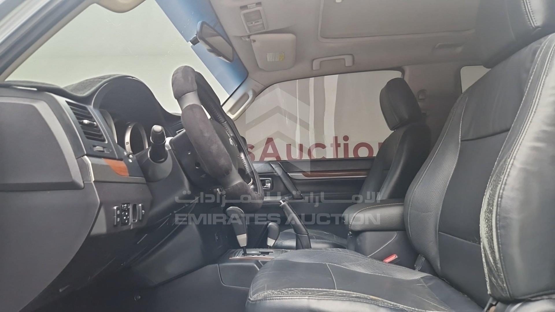 2009 MITSUBISHI PAJERO VIN: JMYMYV87W9J702367