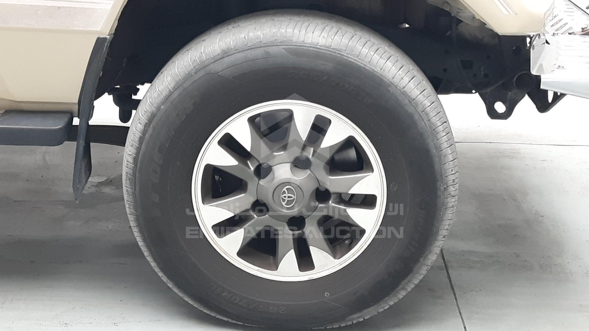 2001 TOYOTA LAND CRUISER VIN: JTFLJ73J016005504