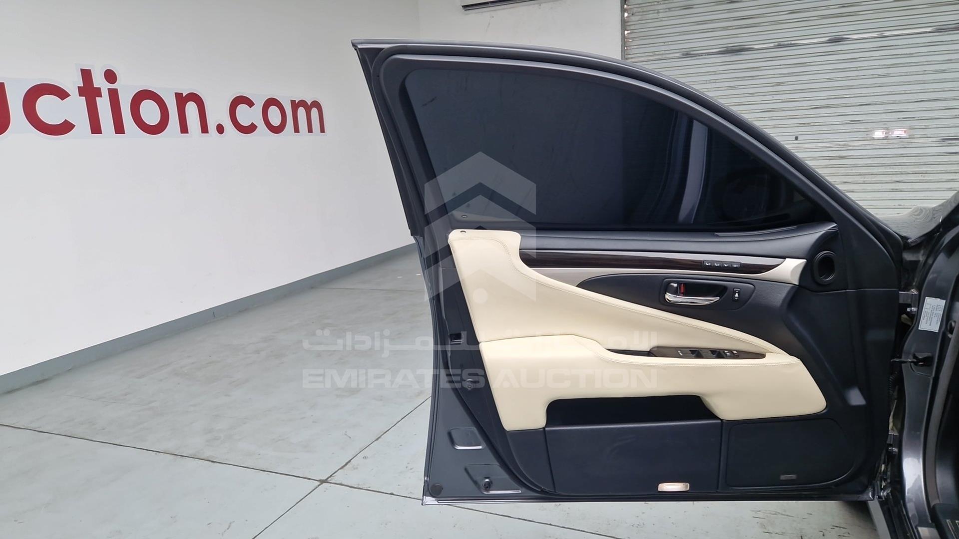 2013 LEXUS LS 460 VIN: JTHCL1EFXD5016138