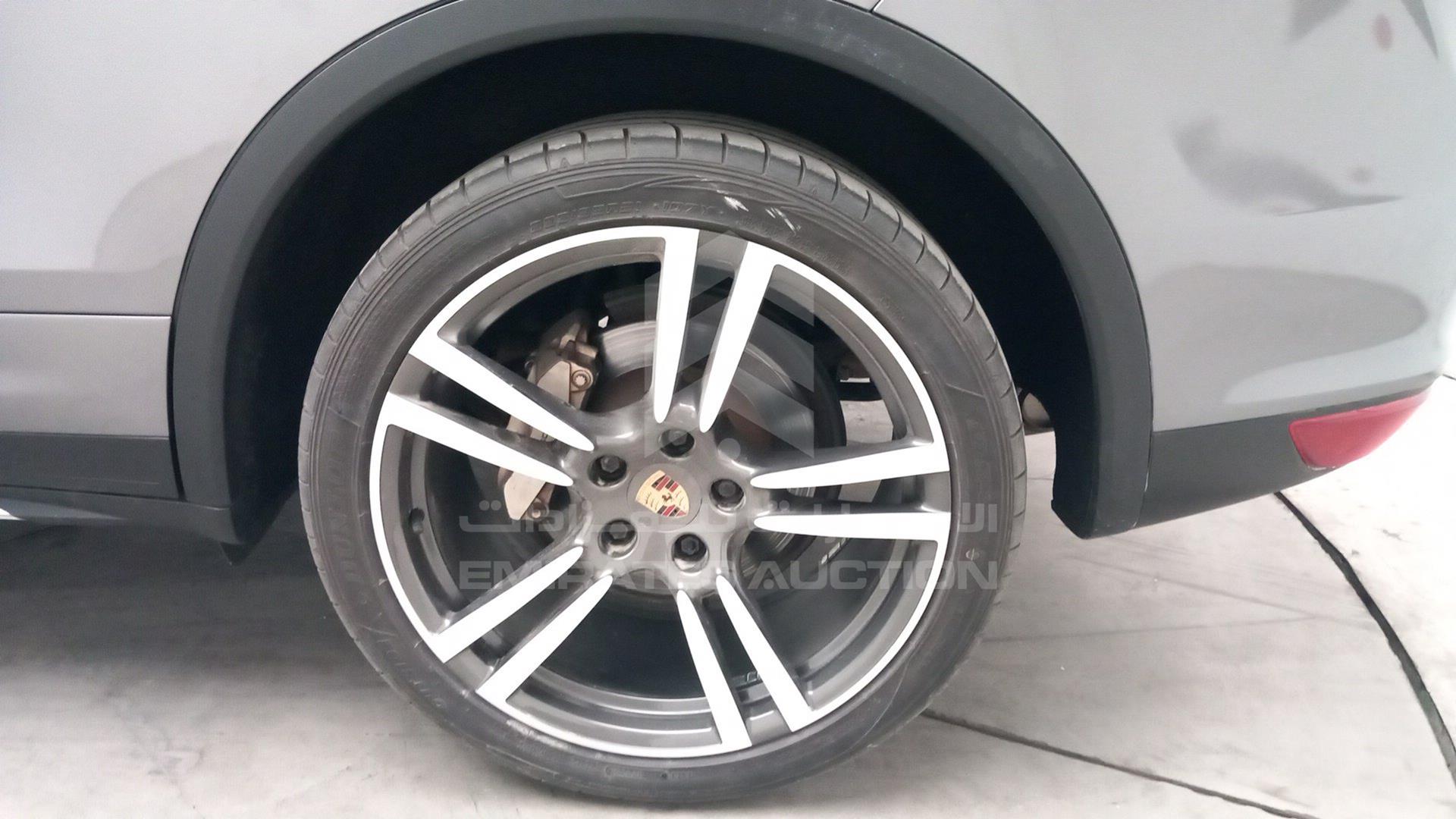 2012 PORSCHE CAYENNE S VIN: WP1ZZZ92ZCLA50158