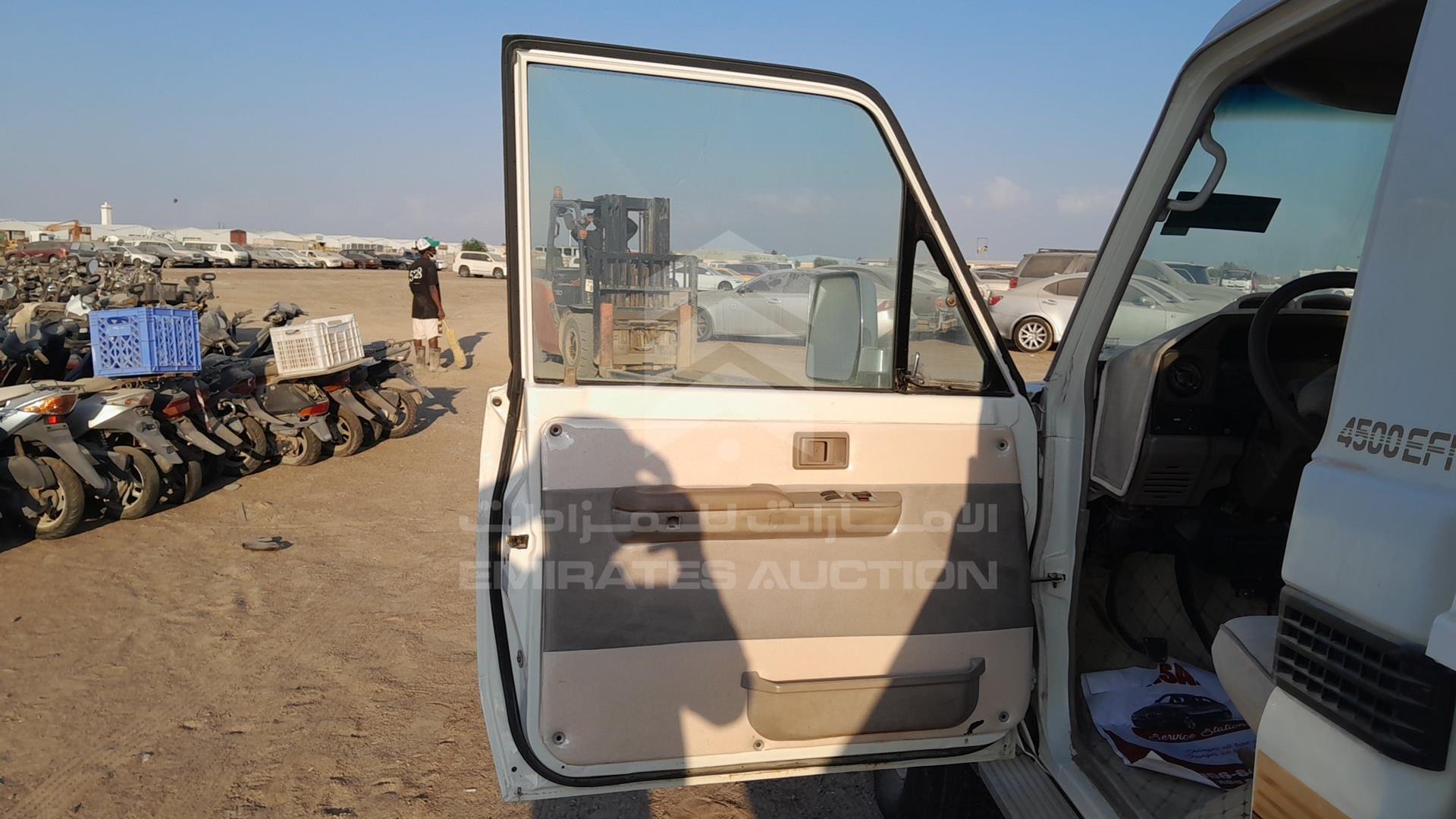 2007 TOYOTA LAND CRUISER PICKUP VIN: JTFLJ73J376037369