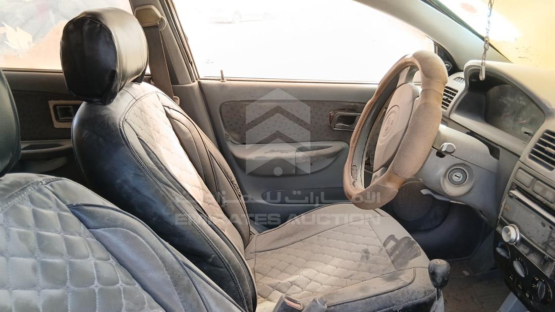 2005 Kia Rio — Front Left Driver Seat View — Photo 12