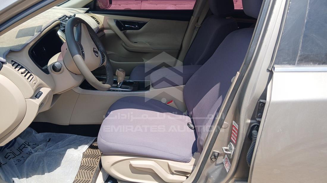 2013 Nissan Altima — Front Left Driver Seat View — Photo 12