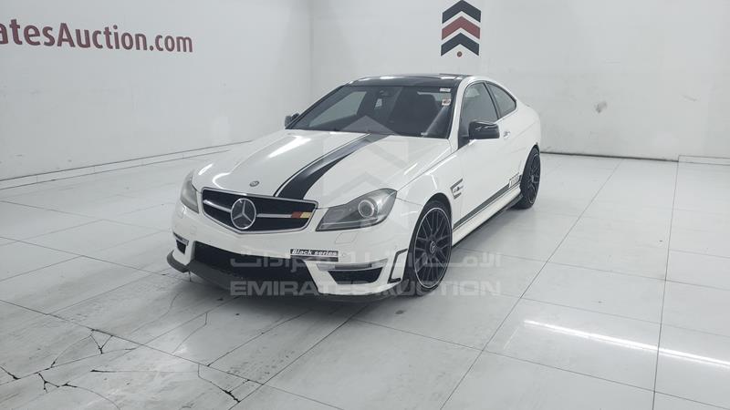 WDDGJ7HB7DG056594 Auction: EmiratesAuction Lot: 428637 WDDGJ7HB7DG056594 Mercedes C 63 AMG 2013 WHITE Photo 7