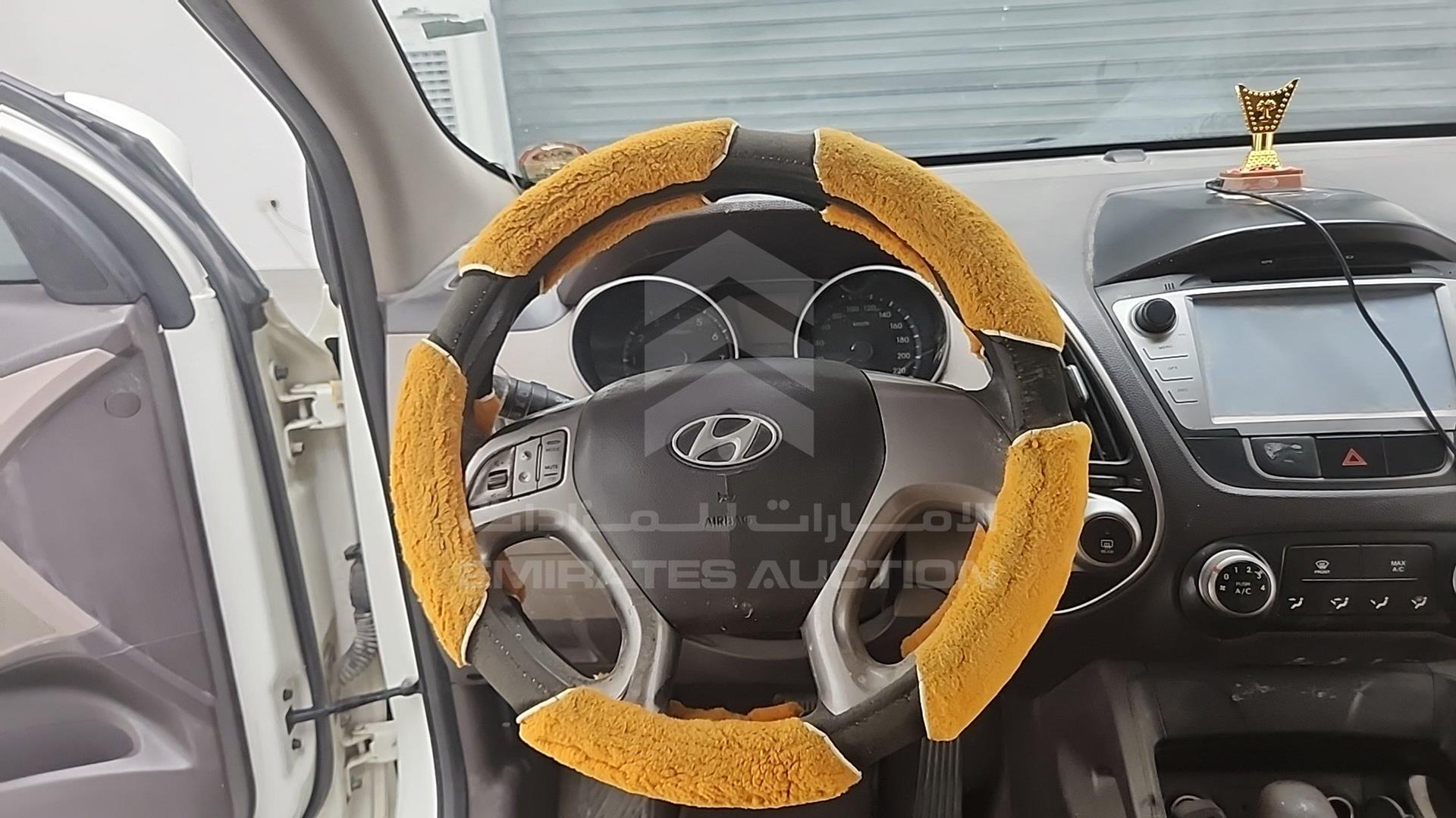 2011 HYUNDAI TUCSON VIN: KMHJT81B9BU132594