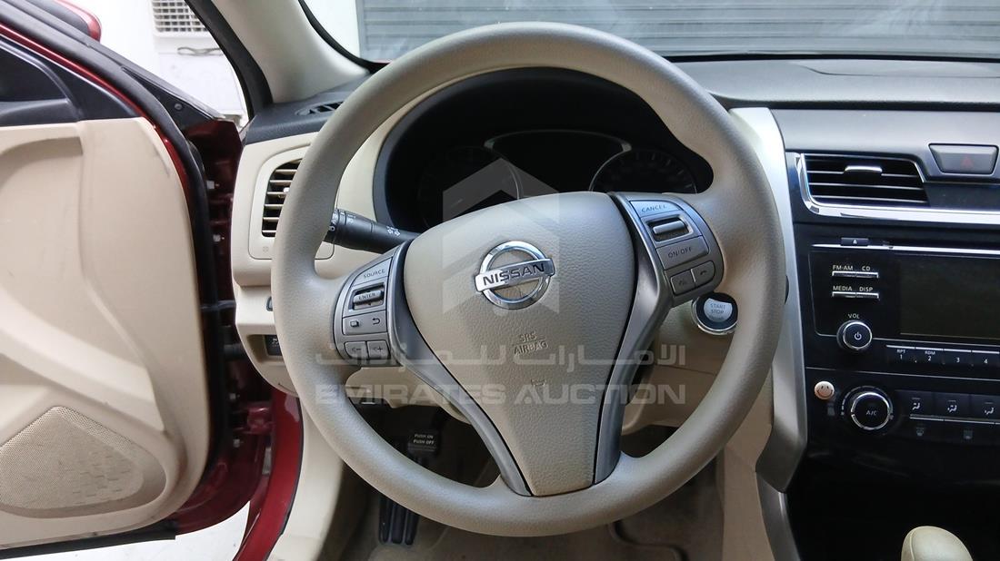 نيسان التيما 2014 — التحكمات في عجلة القيادة — صورة 17