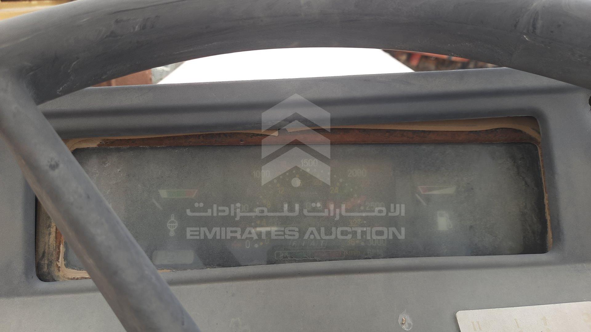 0 TRACTOR --- VIN: 001064401