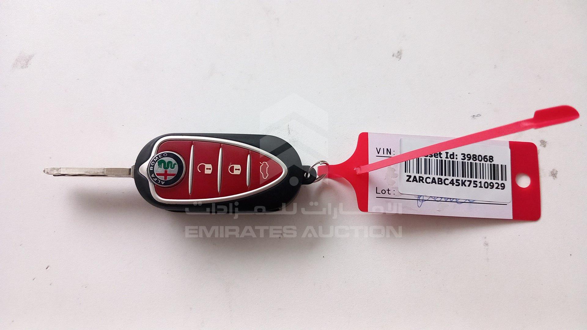 2019 ALFA ROMEO GILULIETTA VIN: ZARCABC45K7510929