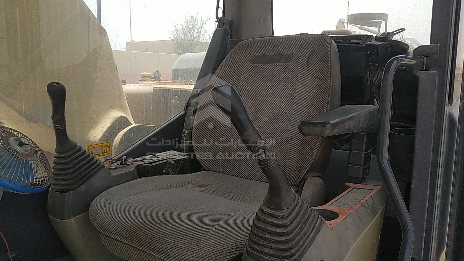 2013 KOMATSU EXCAVATOR VIN: KMTPC244P87C10549