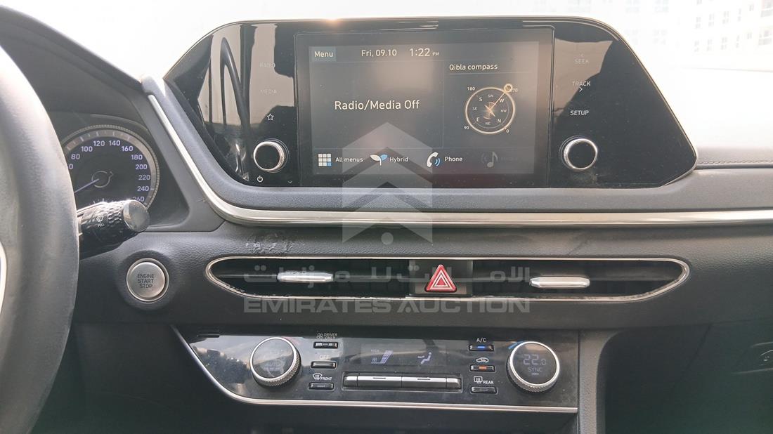2021 Hyundai Sonata Hybrid — Entertainment Systems & Camera Monitor & Navigation — Photo 17