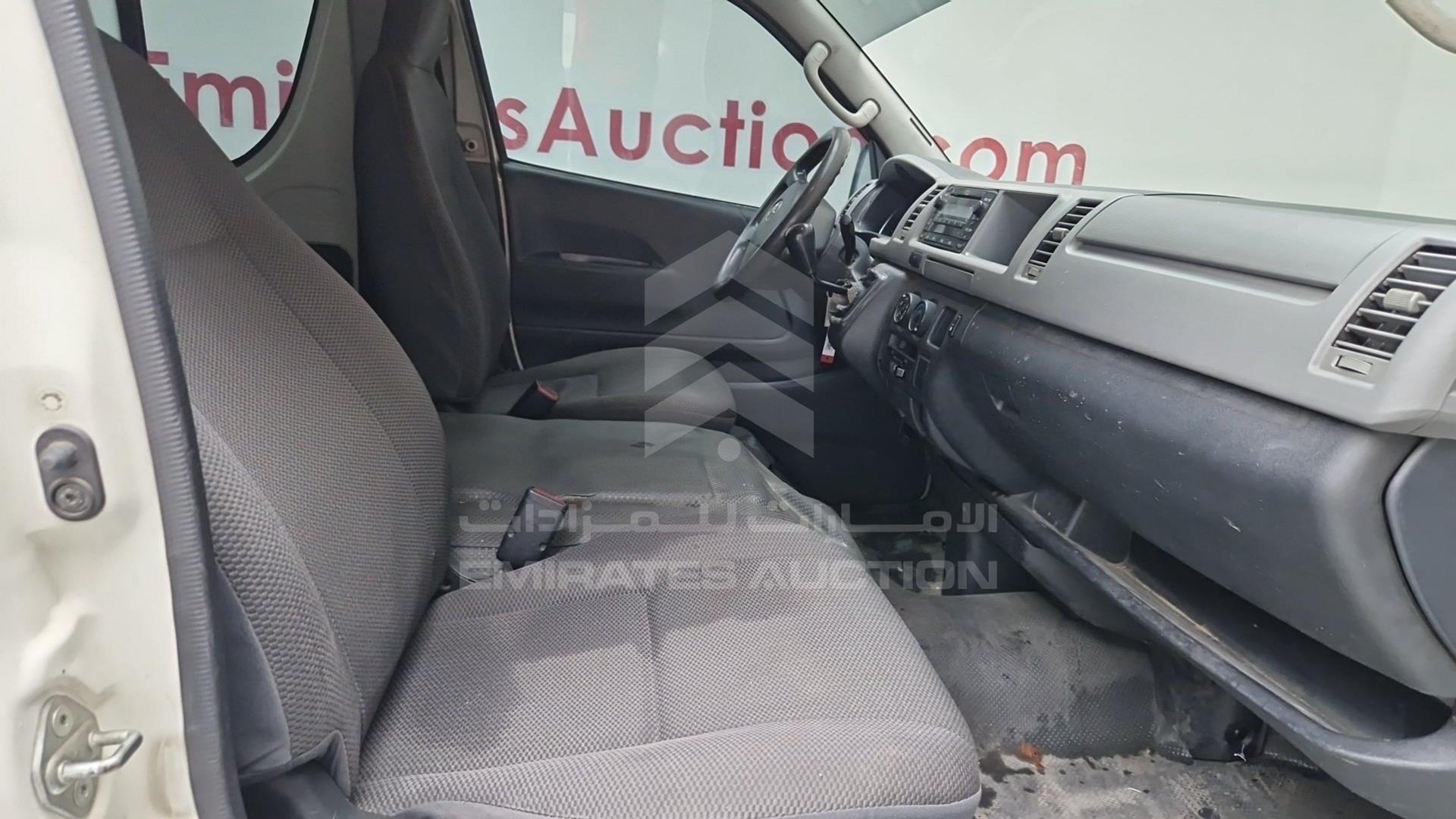 2013 TOYOTA HIACE VIN: JTGSX22P0D6140050