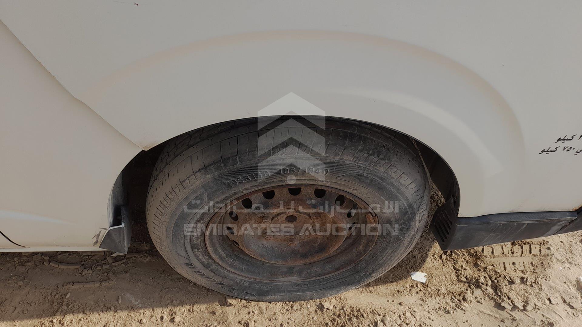 2006 TOYOTA HIACE VIN: JTFHX02P165000438
