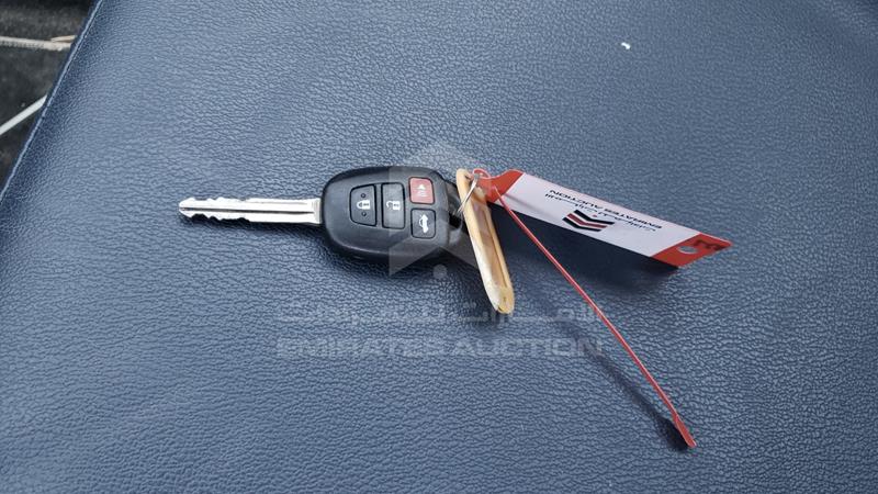 RKLBB9HE8H5198951 Auction: EmiratesAuction Lot: 404127 RKLBB9HE8H5198951 Toyota Corolla 2017 WHITE Photo 4