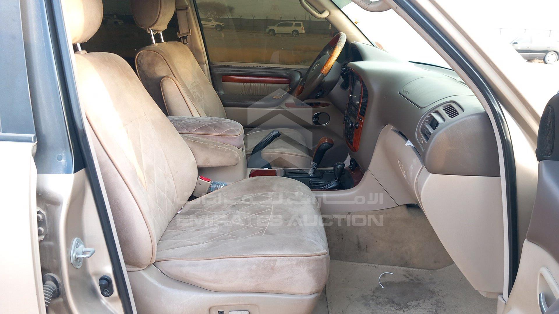 2001 LEXUS LX 470 VIN: JTJHT00W913508303