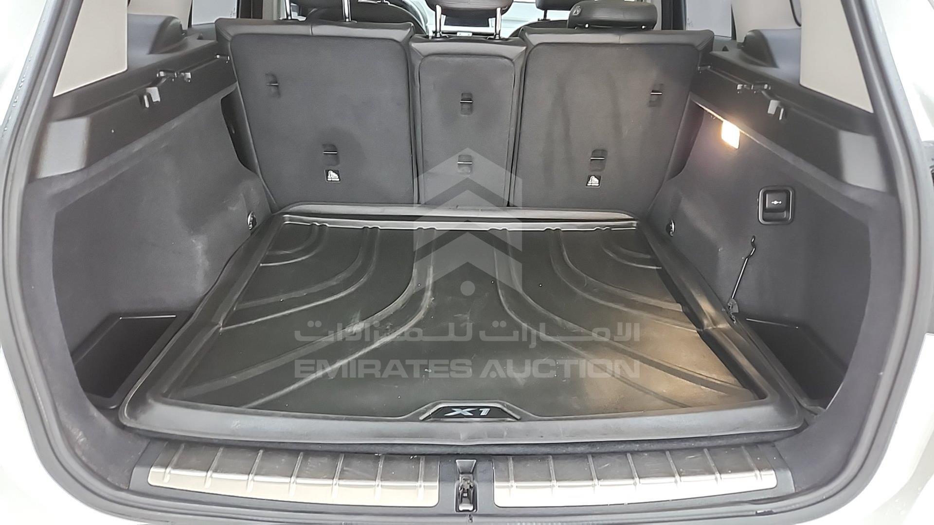 2018 BMW X1 VIN: WBAJG3106JEE24237