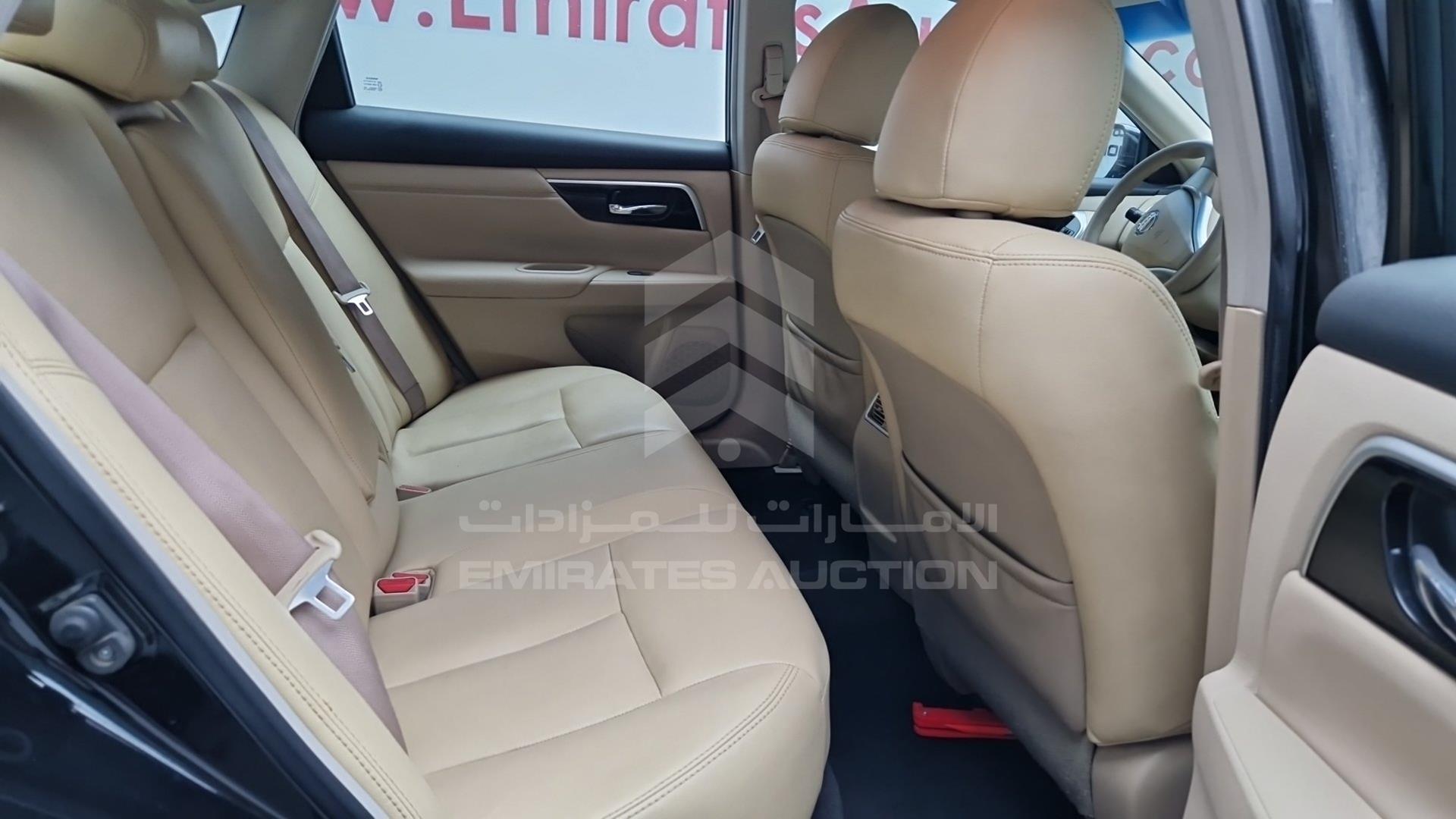 2017 NISSAN TEANA VIN: LGBF5AE05HR312437