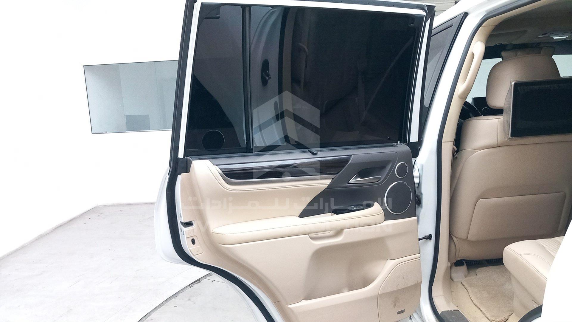 2016 LEXUS LX 570 VIN: JTJHY00WXG4203252