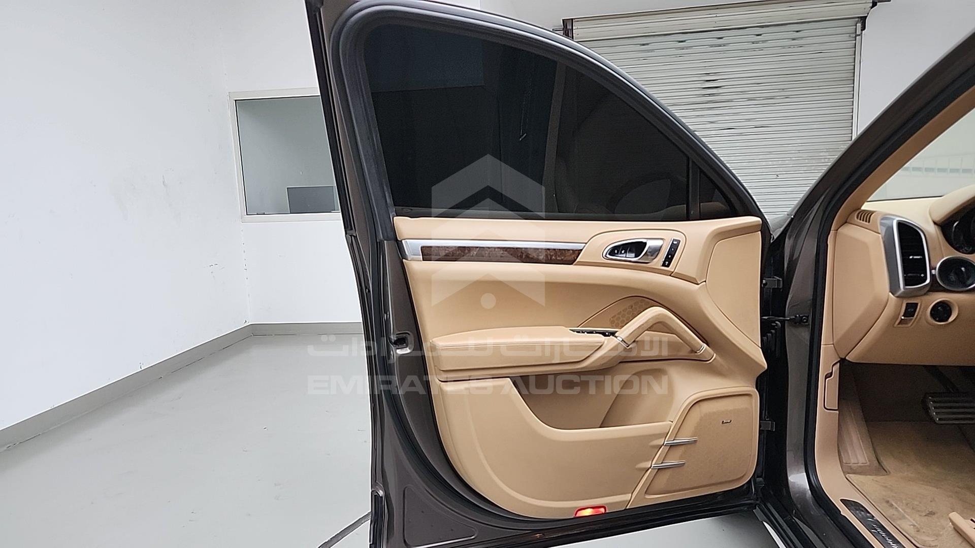2013 PORSCHE CAYENNE VIN: WP1ZZZ92ZDLA83541
