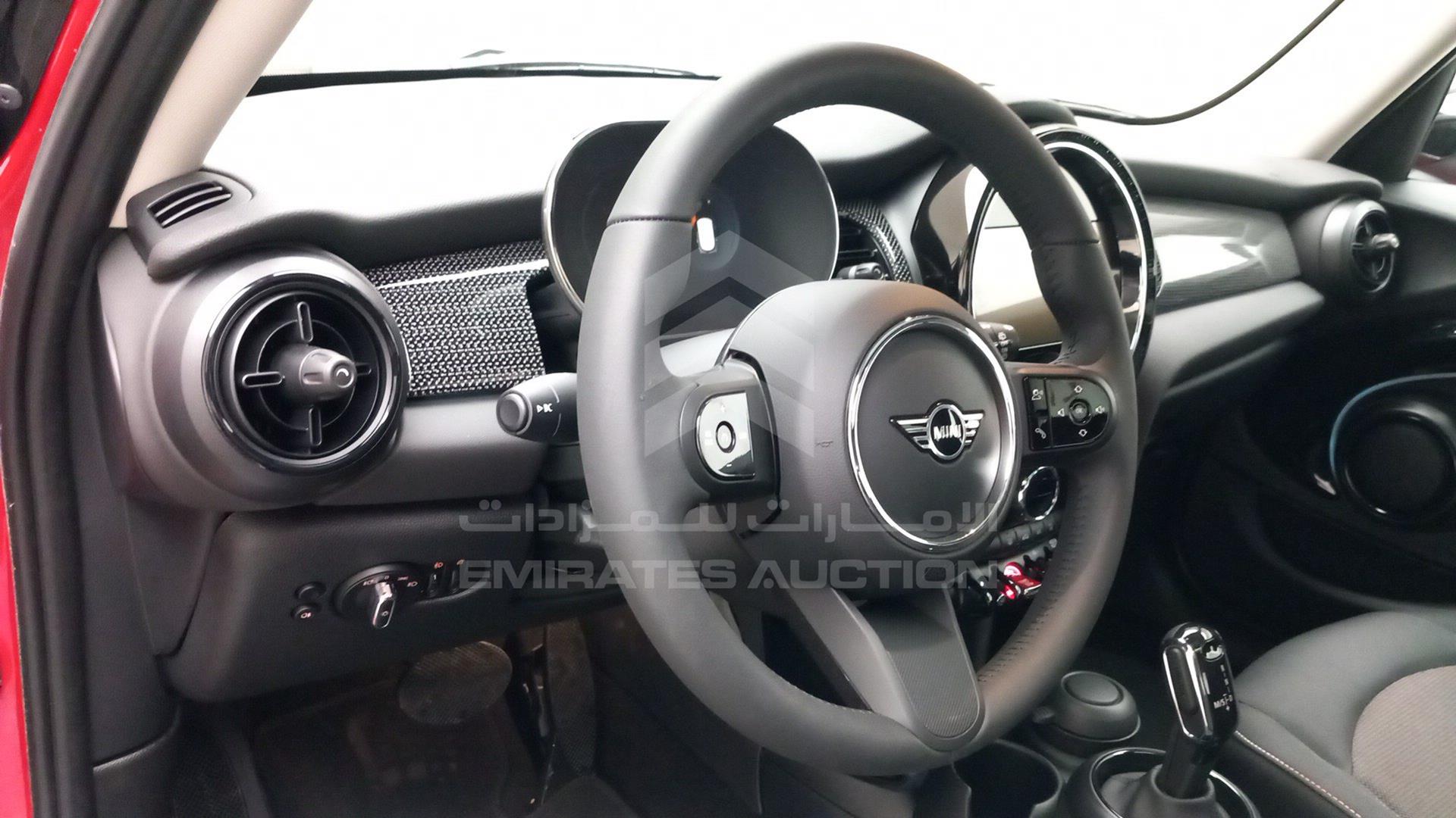 2024 MINI COOPER VIN: WMW31DK06R2V86104