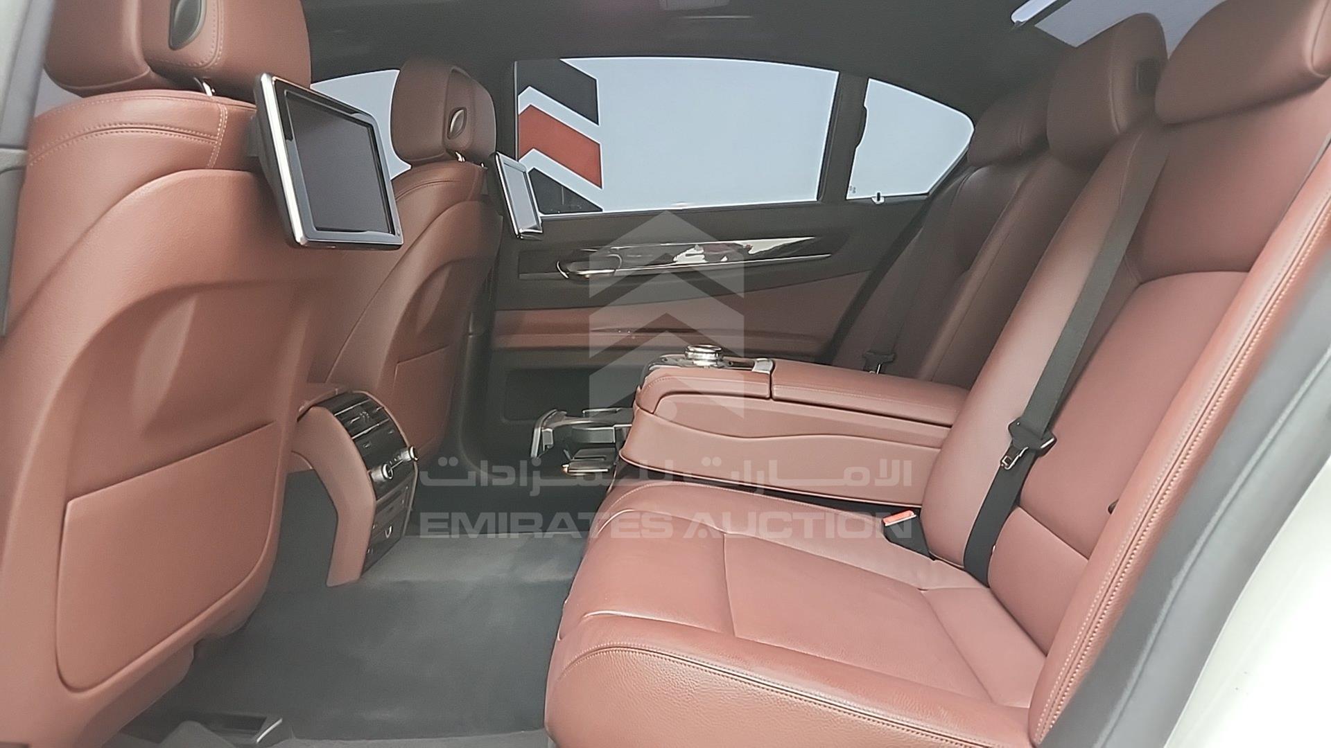 2015 BMW 730 VIN: WBAYE2105FD837047