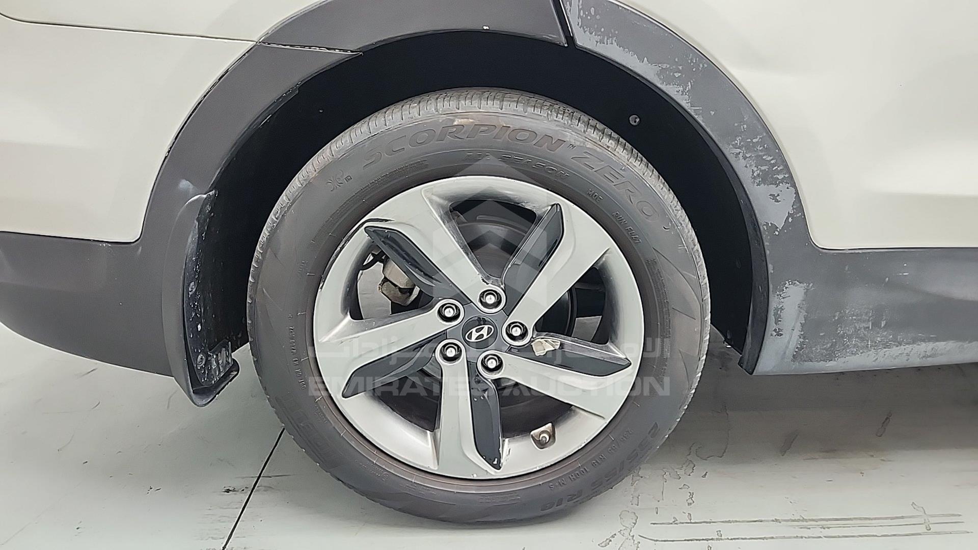 2017 HYUNDAI SANTA FE VIN: KMHST81CXHU647299
