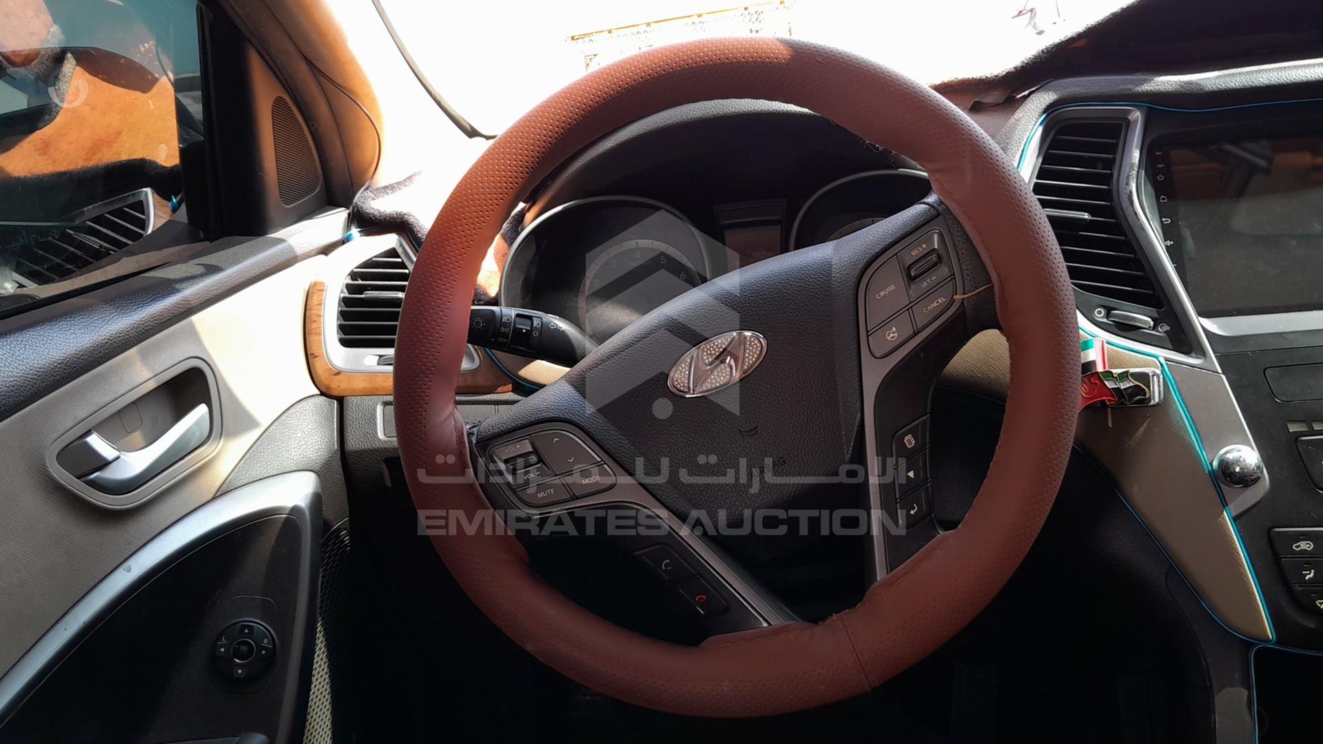 2014 HYUNDAI SANTA FE VIN: KMHSM81E7EU044966