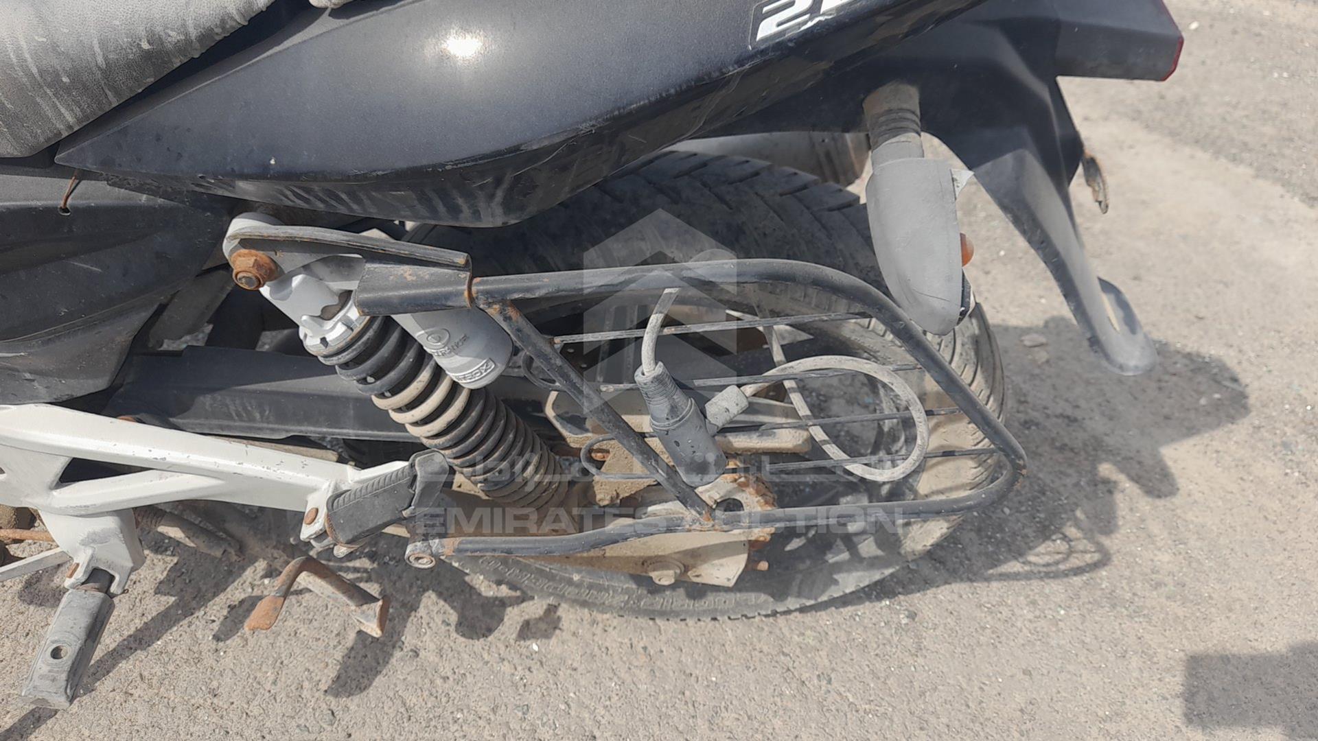 2011 BAJAJ --- VIN: MD2DHDKZZTCE72120