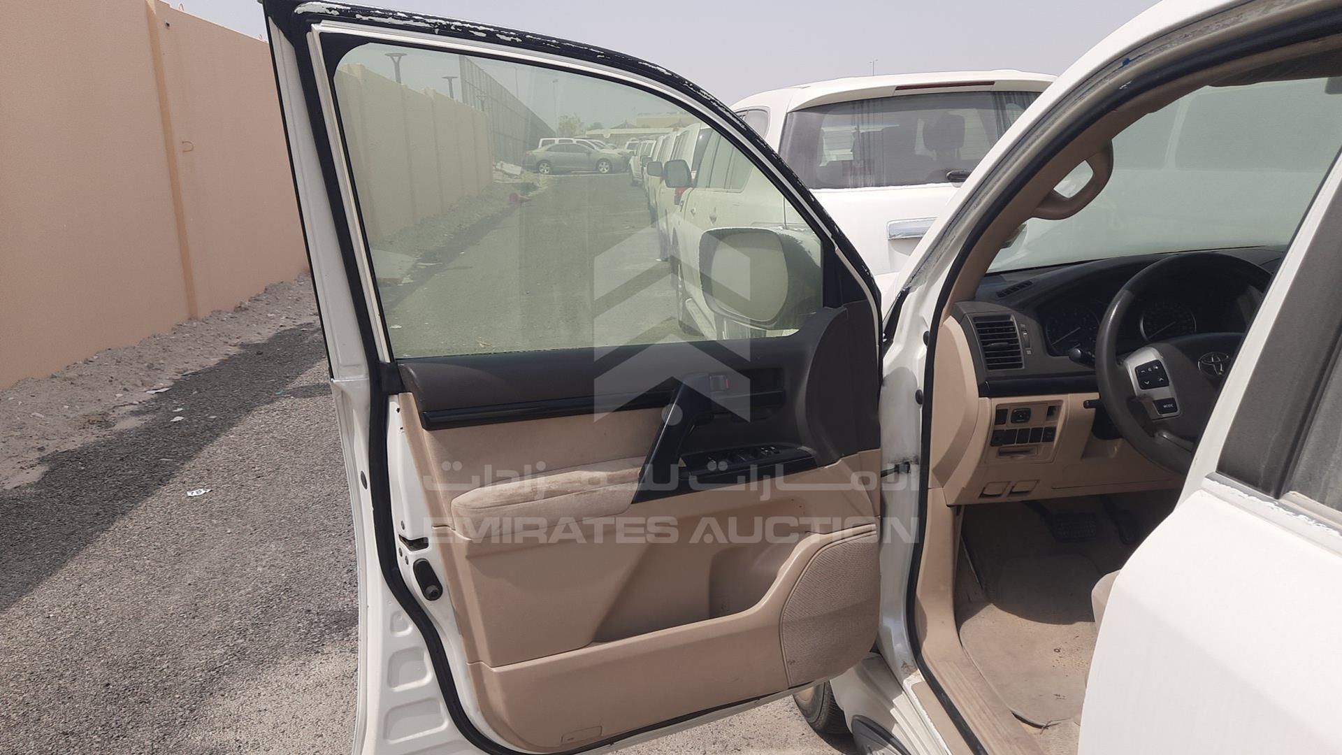 2014 TOYOTA LAND CRUISER VIN: JTMDU09J4E4094773