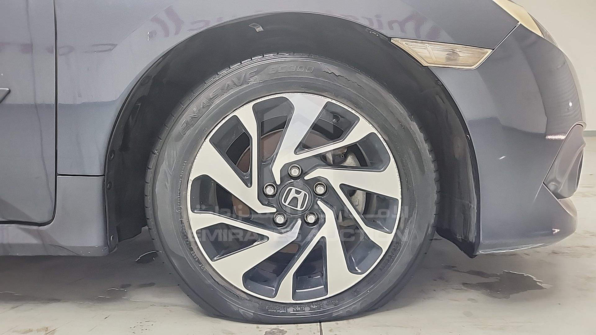 2017 HONDA CIVIC VIN: 19XFC2679HE450332