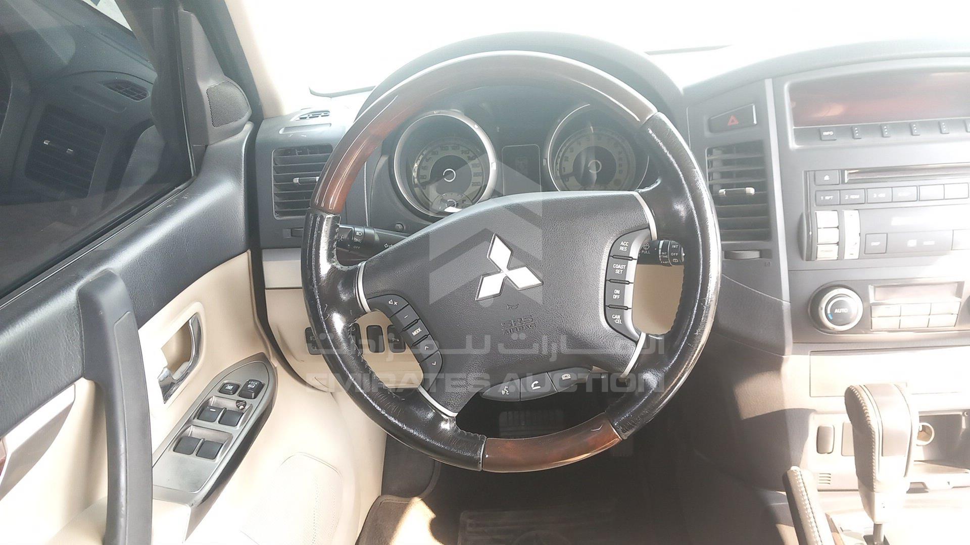2013 MITSUBISHI PAJERO VIN: JMYLRV95WDJ701089