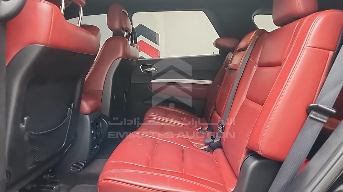 دودج دورانجو 2019 — زاوية الراكب الخلفي اليسرى — صورة 24