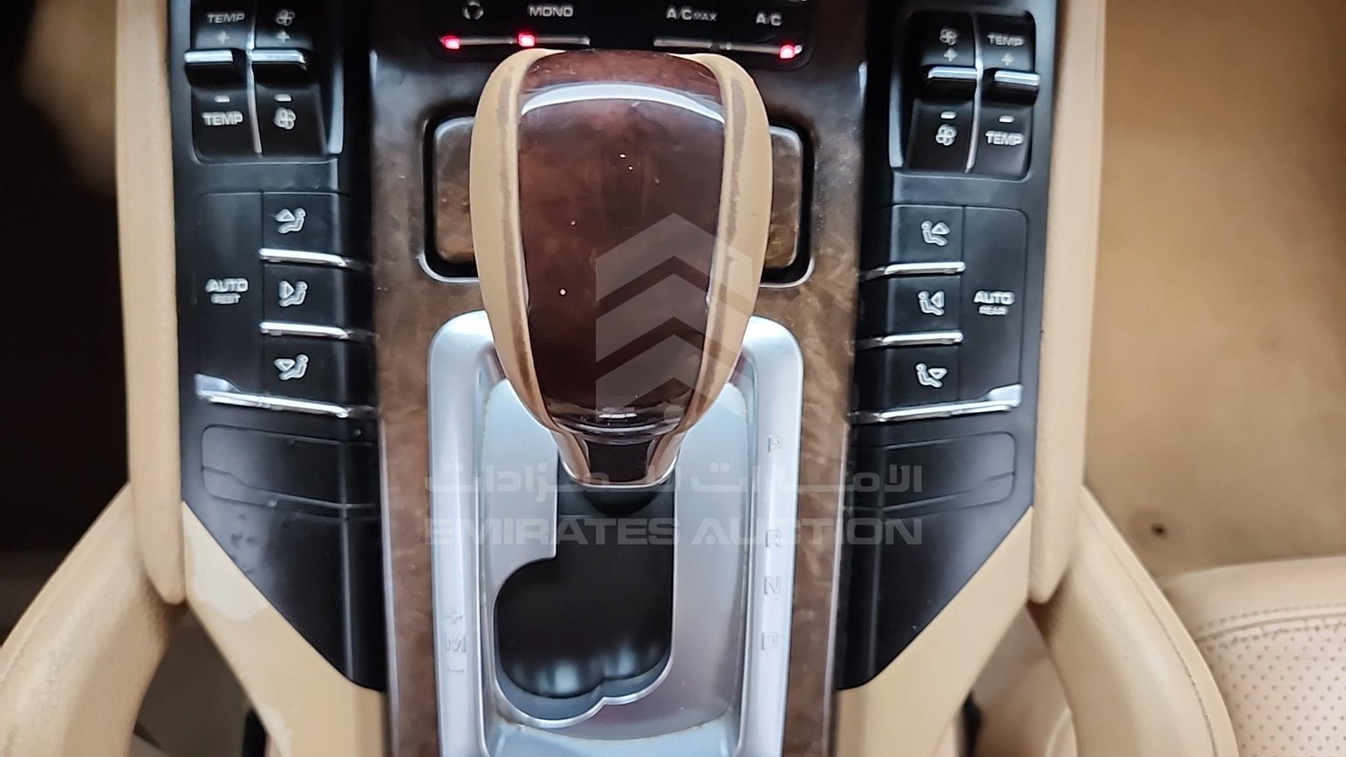 2013 PORSCHE CAYENNE VIN: WP1ZZZ92ZDLA83541