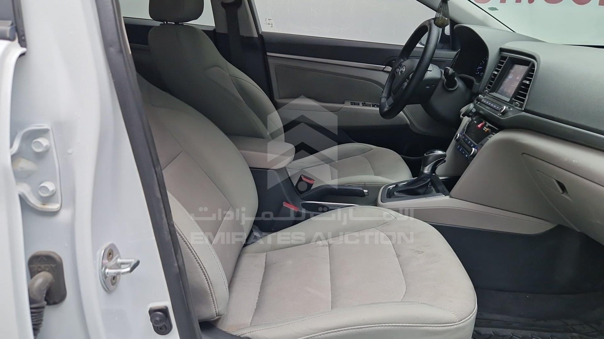 2017 HYUNDAI ELANTRA VIN: 5NPD84LF6HH058582