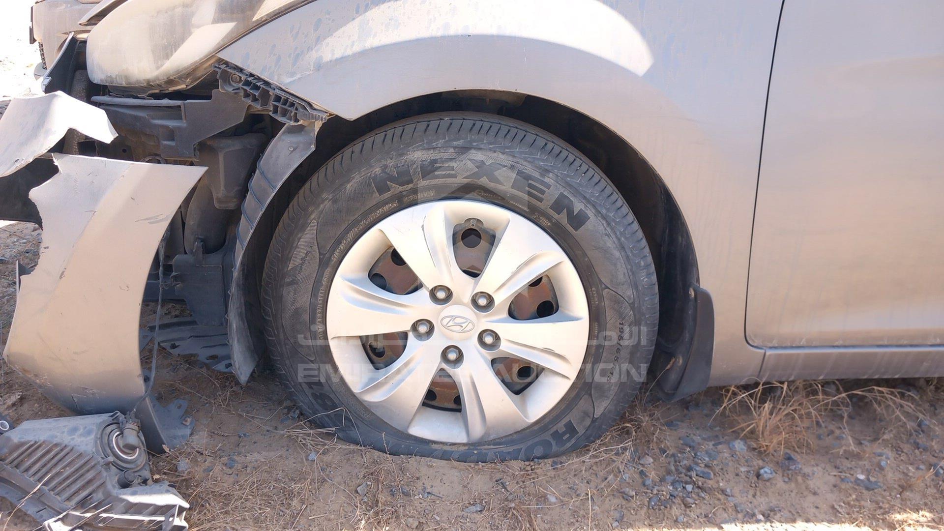 2015 HYUNDAI ELANTRA VIN: KMHDG41C1FU406492