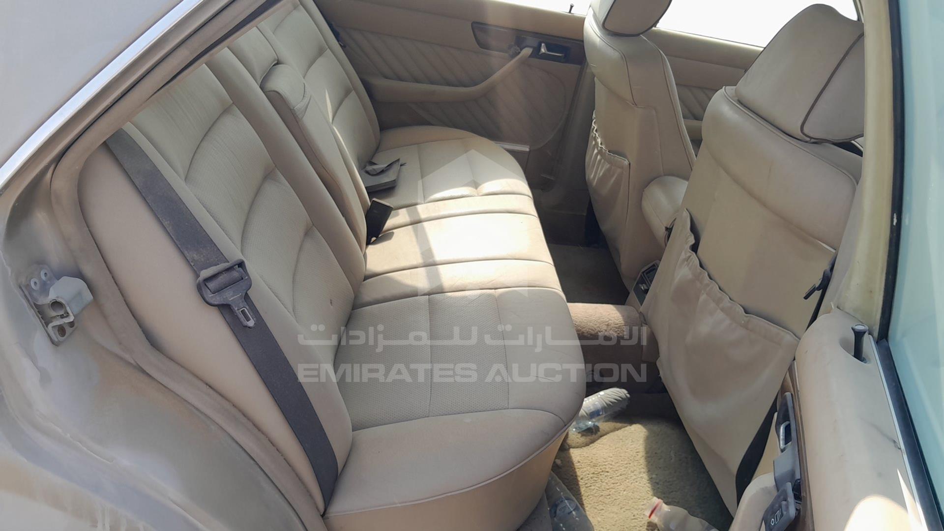 1989 MERCEDES SE 300 VIN: WDBCA24D2KA489158