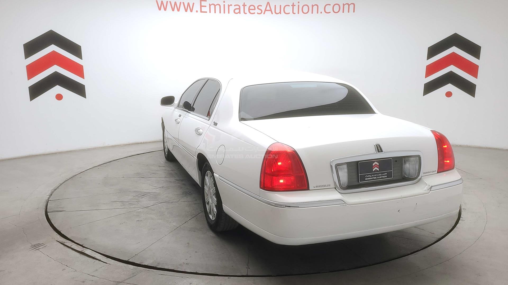 2010 LINCOLN TOWN VIN: 2LNBL8CV9AX752302